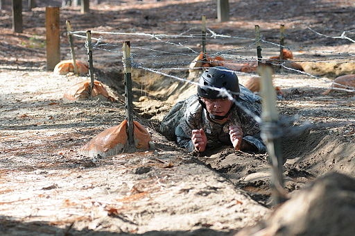 A_Special_Forces_Assessment_and_Selection_candidate_conducts_training_at_the_Nasty_Nick_obstacle_course_Camp_Mackall_in_Hoffman,_N.C.,_September_2009_091009-A-GV060-075.jpg